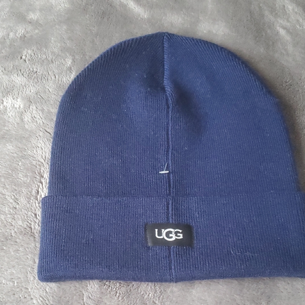NWOT UGG AUSTRALIA LOGO KNIT CUFF BEANIE OS - Picture 3 of 11